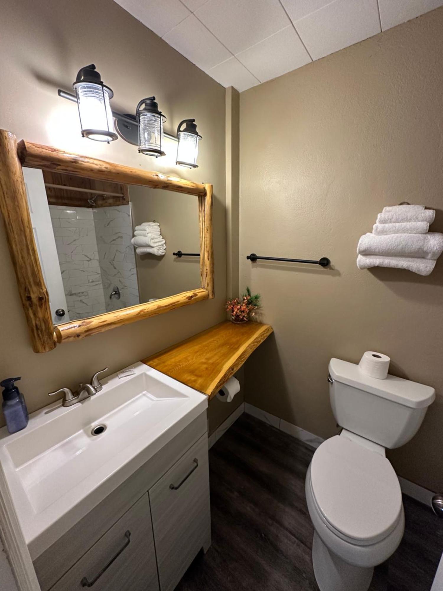 Pinecrest Motel Nipigon 外观 照片